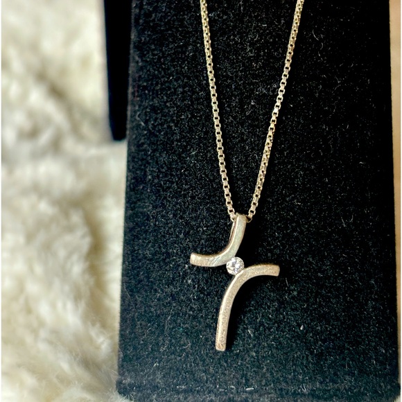 Sterling silver 925 cross with diamond - Picture 1 of 4